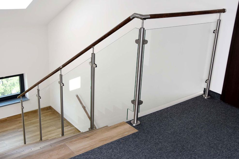 Zábradlí nerez - sloupek s bočním kotvením